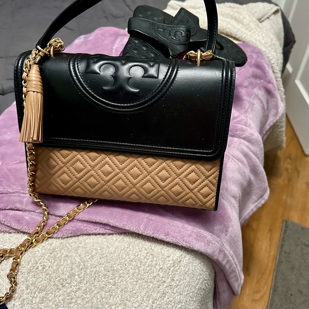 Brand new Tory Burch Fleming purse